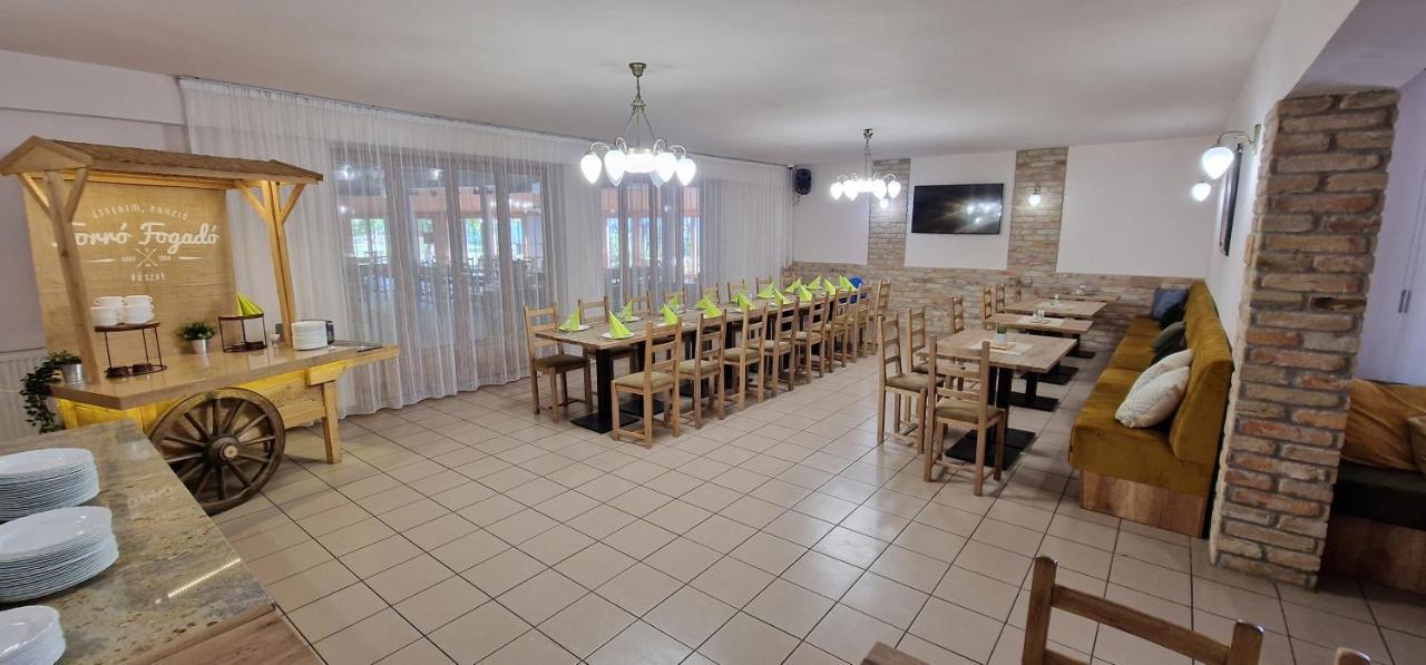 Hotel Forro Fogado & Bauer Bistro Roszke Exteriér fotografie