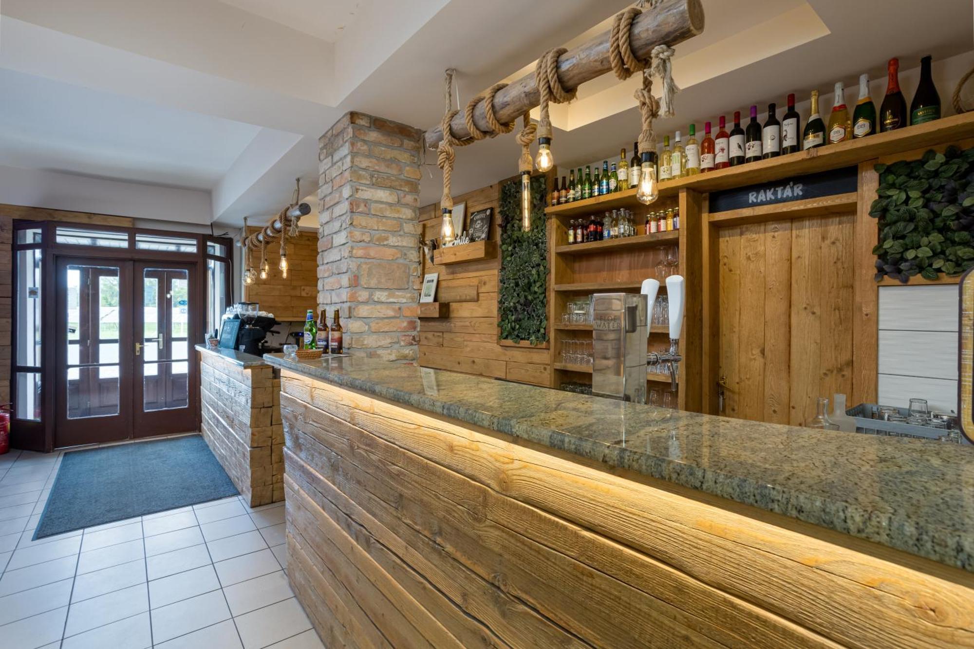 Hotel Forro Fogado & Bauer Bistro Roszke Exteriér fotografie